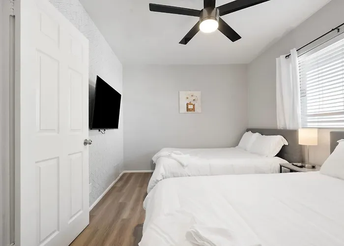 Apartment Modern 2b1b Hideaway In Old Town *