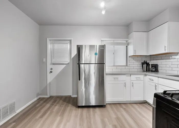 Modern 2b1b Hideaway In Old Town Scottsdale