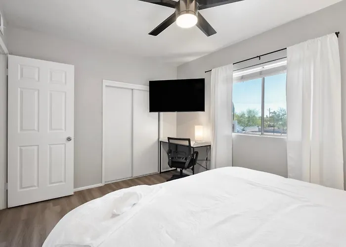 Apartment Modern 2b1b Hideaway In Old Town *